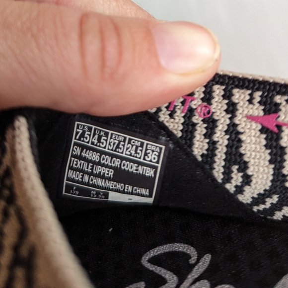 SKECHERS Air Cooled Memory Foam Zebra Striped Knit Ballet Flats - Picture 6 of 10